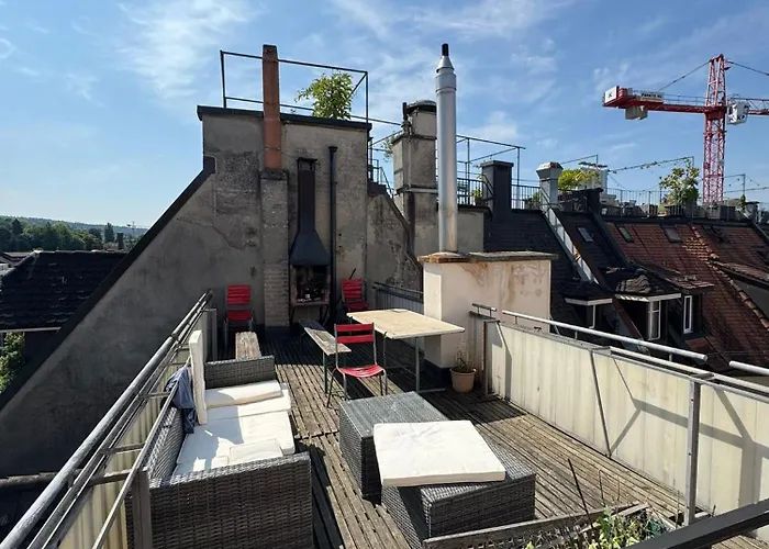 Homestay Rustic Lakeside Gem With Rooftop Looking To